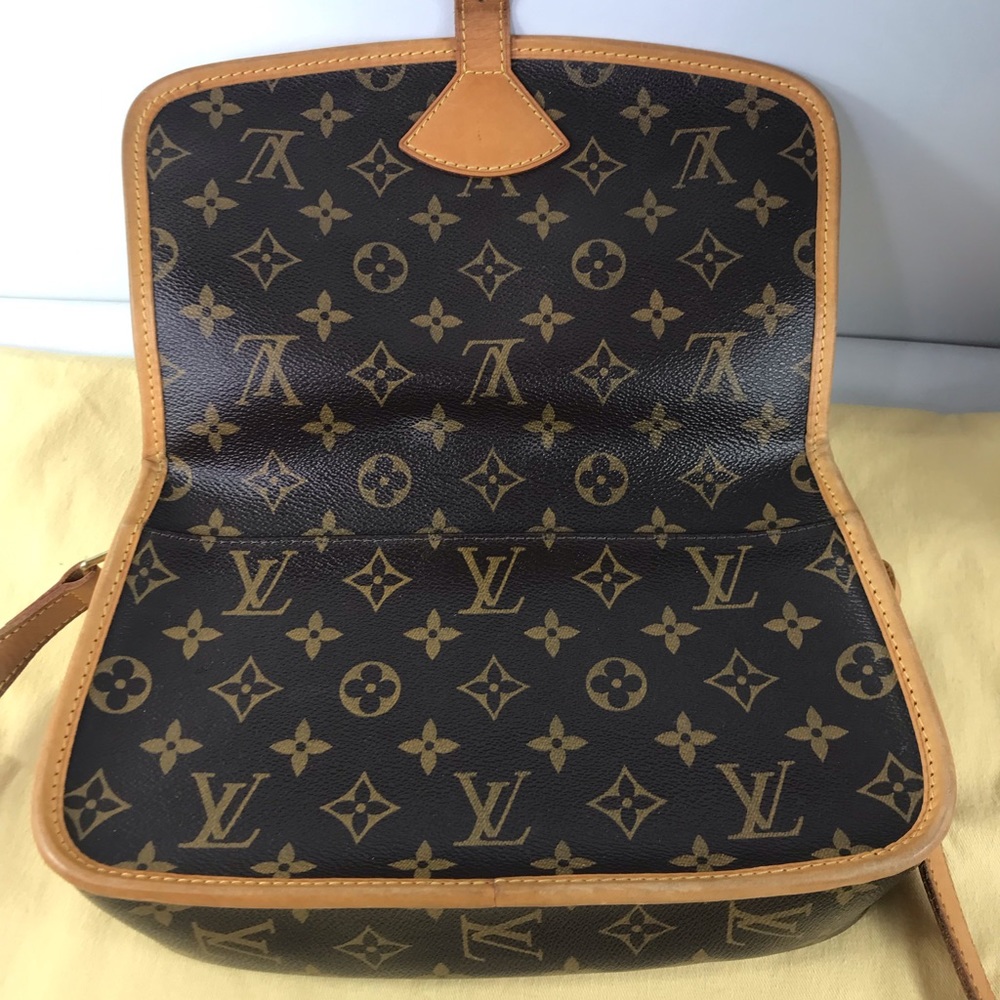 💎✨AUTHENTIC ✨💎LOUIS VUITTON CROSSBODY - Picture 12 of 16
